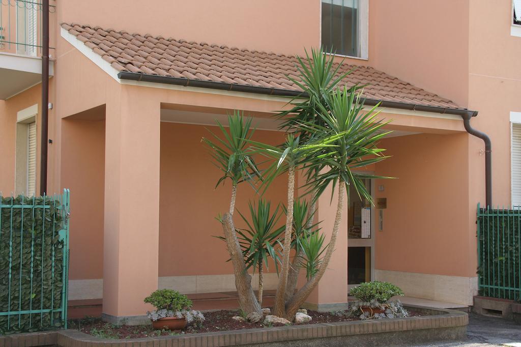 Residence Mizar Pietra Ligure Extérieur photo