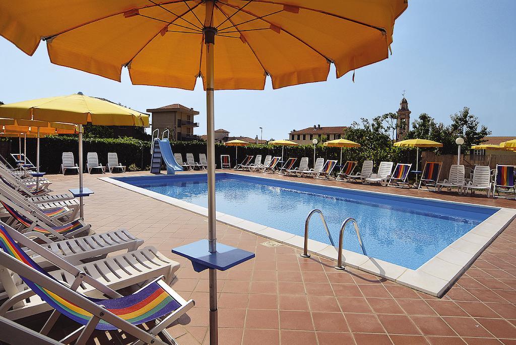 Residence Mizar Pietra Ligure Extérieur photo
