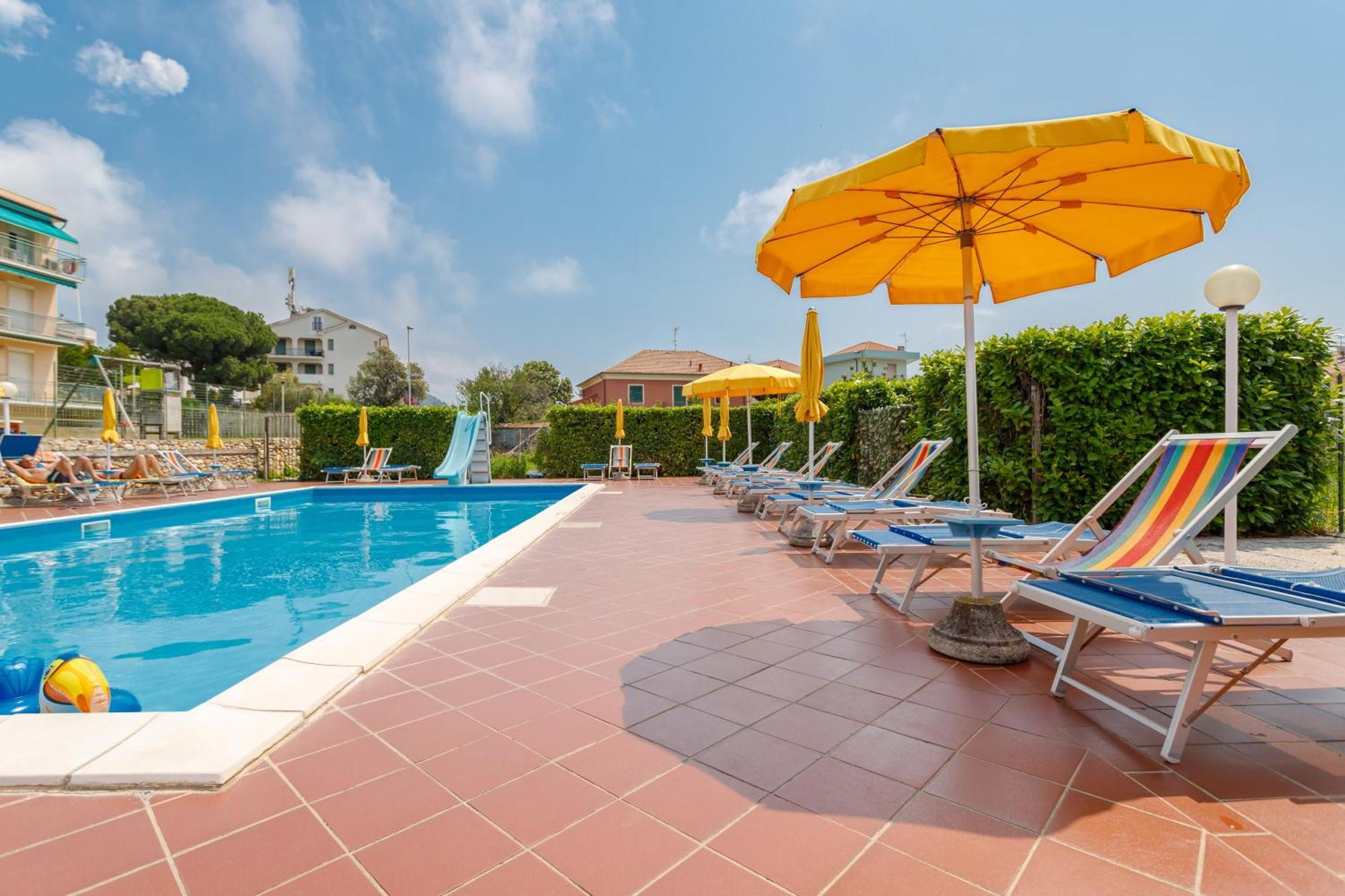 Residence Mizar Pietra Ligure Extérieur photo