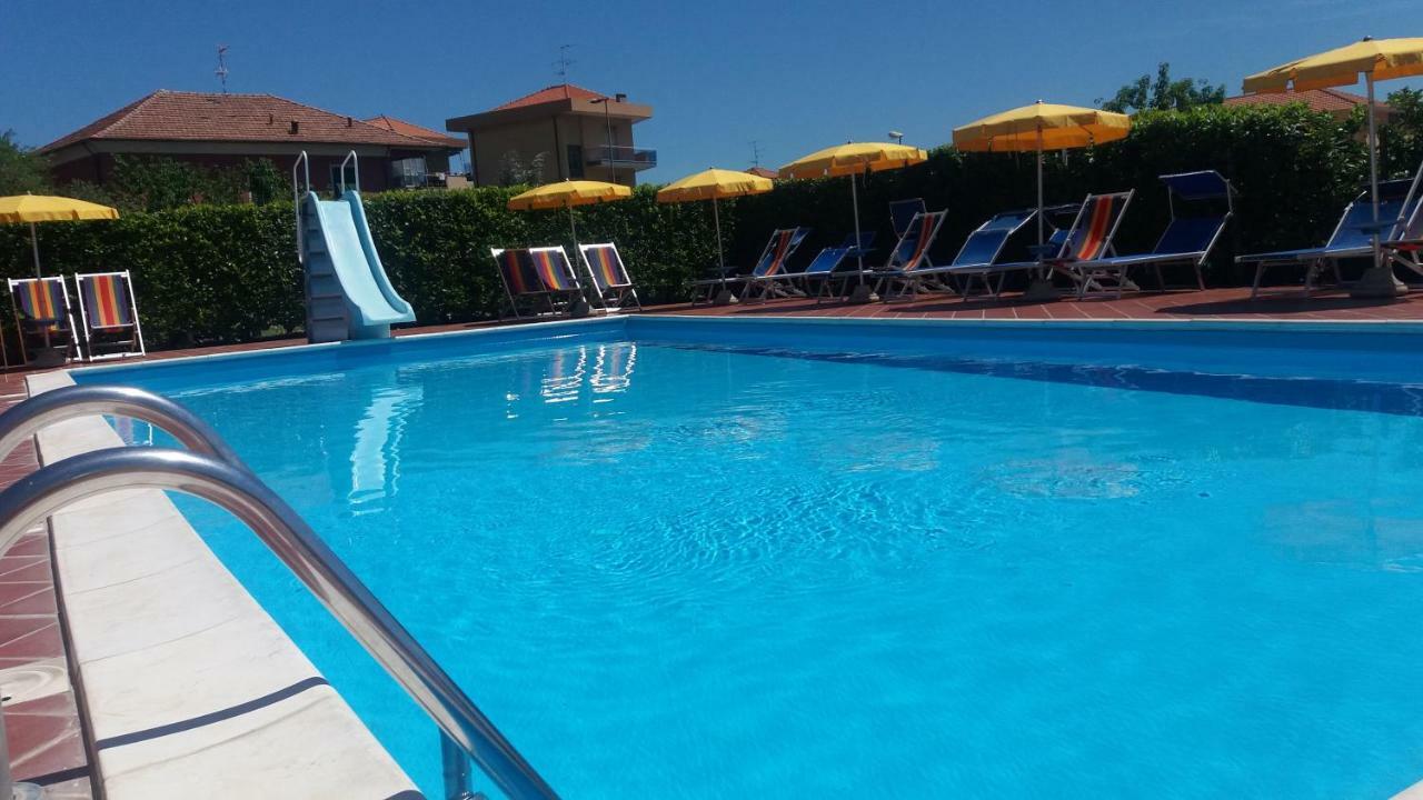 Residence Mizar Pietra Ligure Extérieur photo